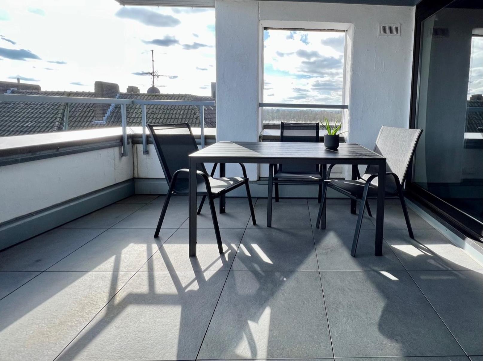 Piso Superior - Exklusives Apartment An Der Promenade Mit Rheinsicht & Loggia 엠메리흐 외부 사진